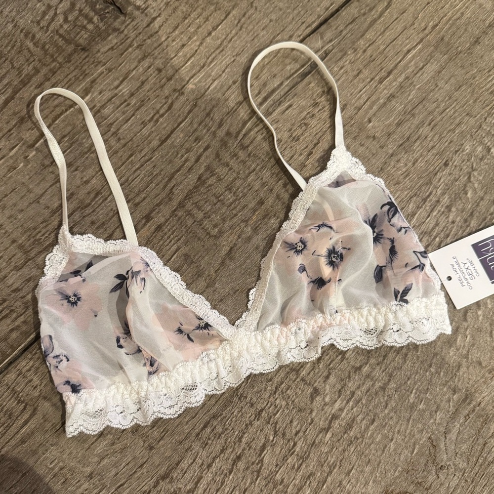 Hanky Panky Lace Bra with Pink Flowers.